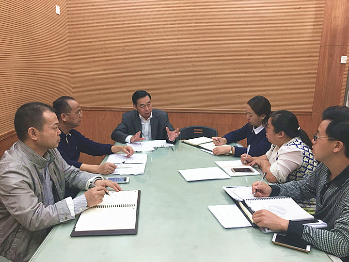 校長(zhǎng)掛帥，齊抓共管防“校園欺凌”——深圳市龍華中英文實(shí)驗(yàn)學(xué)校召開校園欺凌專項(xiàng)工作會(huì)議