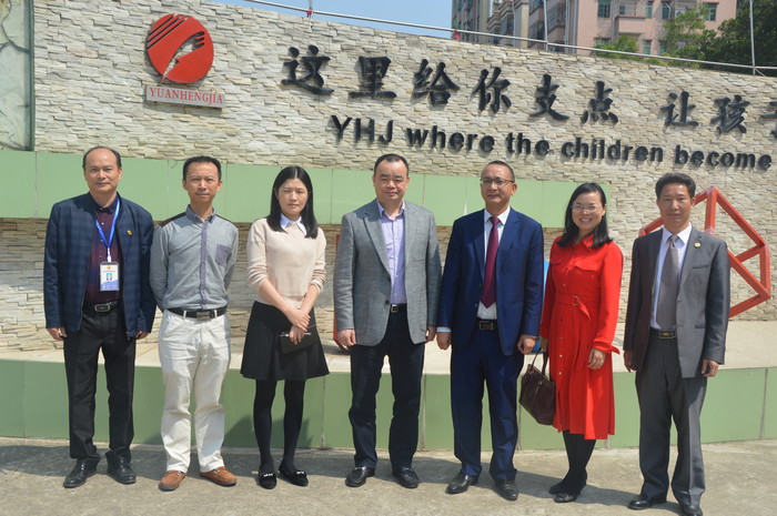 輕車簡從抓實干  深入細致訪民校——區(qū)教育局范燕塔局長蒞臨標尚學(xué)校調(diào)研工作