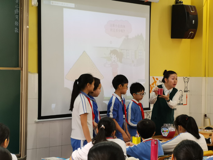 任務(wù)驅(qū)動學(xué)習(xí)，落實核心素養(yǎng) ——小學(xué)部數(shù)學(xué)組教研活動報道