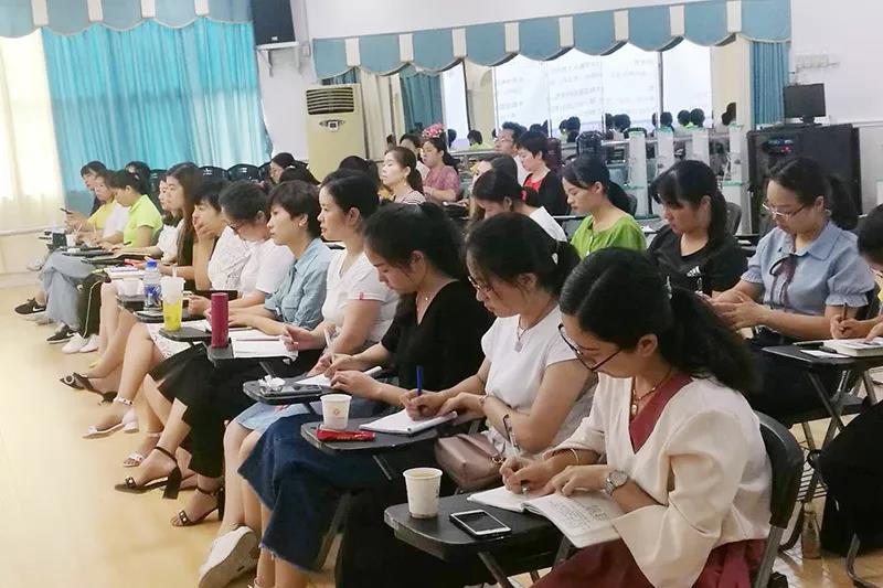 聚焦課程建設，提高品質發(fā)展