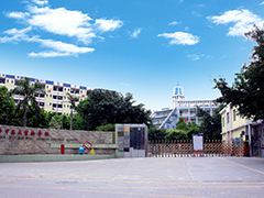 深圳市龍華中英文實(shí)驗(yàn)學(xué)校獲“深圳市優(yōu)質(zhì)民辦學(xué)校年度獎(jiǎng)”，并獲《南方都市報(bào)》專版報(bào)道
